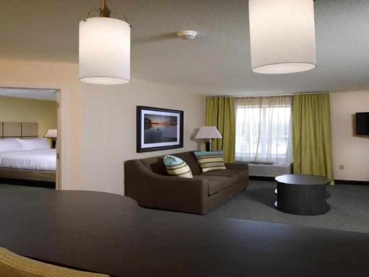 Candlewood Suites - Newark South - University Area By Ihg Eksteriør bilde